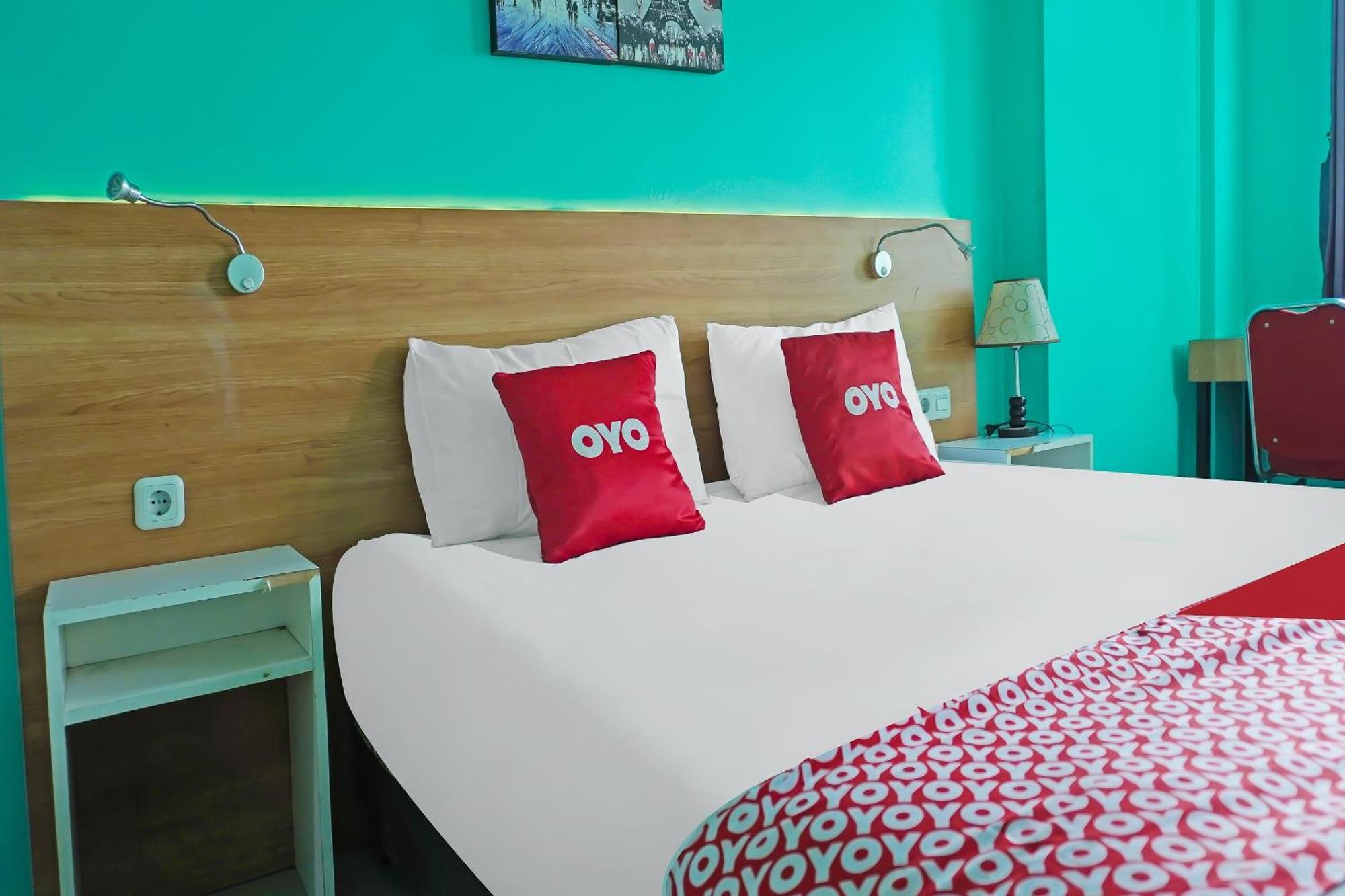 Oyo 90391 Gkitroom Karawang Exterior photo